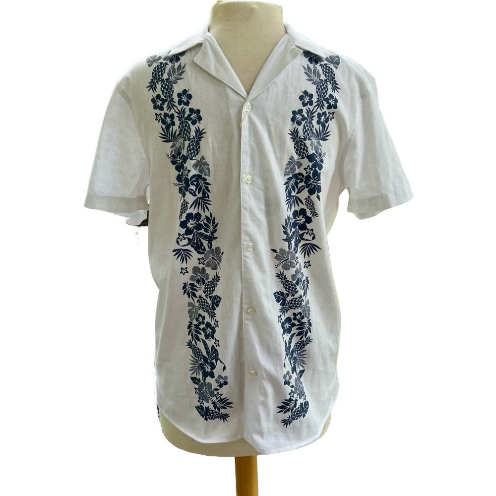Essex Crossing Montauk White Blue Small Shirt Linen Hawaiian Short Sleeved NEW